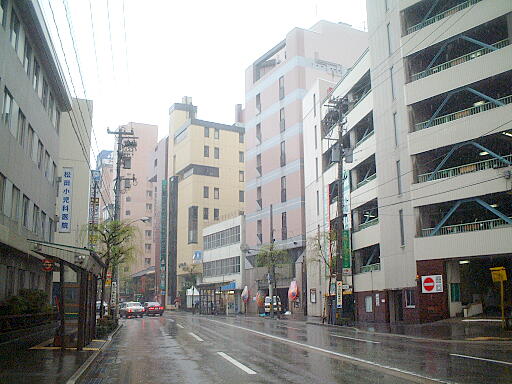 写真(80) /busstop/gazo512/gazo20030412/katamachichuodori2-4847a.jpg