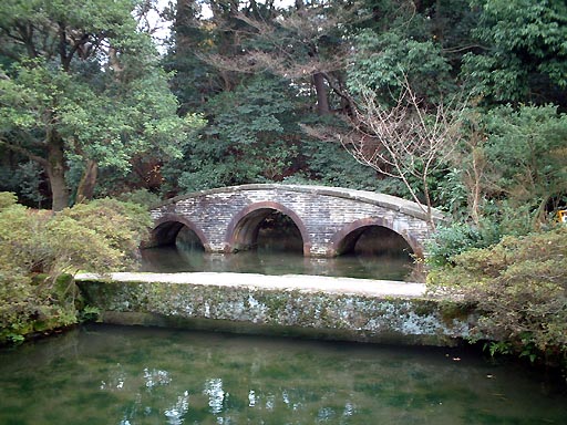 尾山神社(池泉回遊式神苑・東神門) の写真(83) 2001年12月08日