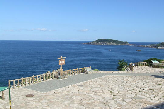 東尋坊から見た雄島 の写真(84) 2006年09月03日