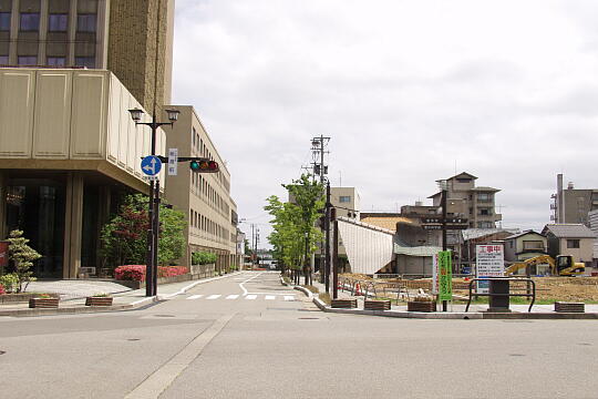 総湯前交差点 の写真(82) 2005年06月12日