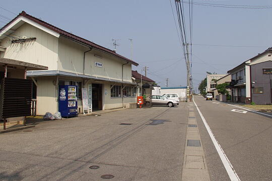 ＪＲ雨晴駅 の写真(83) 2005年06月25日